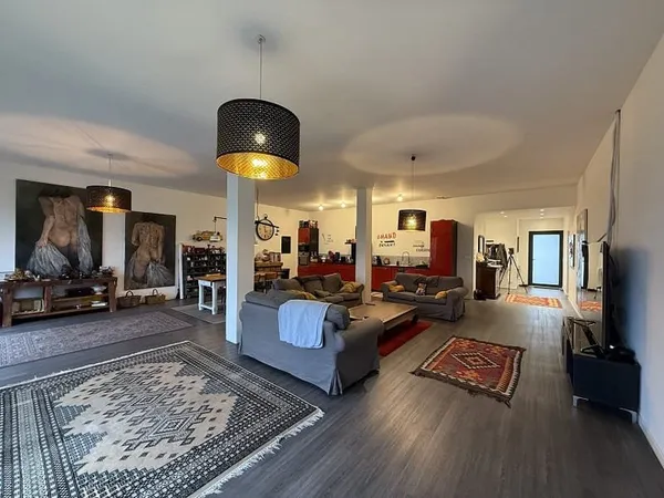 DREUX - PROCHE CENTRE VILLE - LOFT 190 M2 AVEC TERRASSES ET
