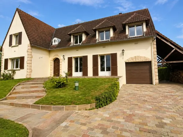 Vends maison avec jardin