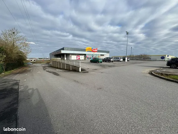 Local 2300 m² MAUBEUGE