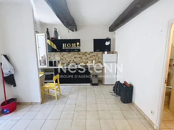 Appartement T1 à louer en centre-ville de Roquebrune-sur-Argens, rez-de-chaussée
