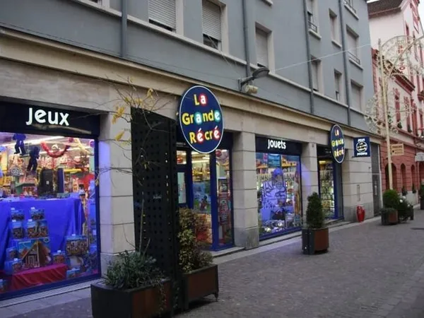 Local commercial 720 m²