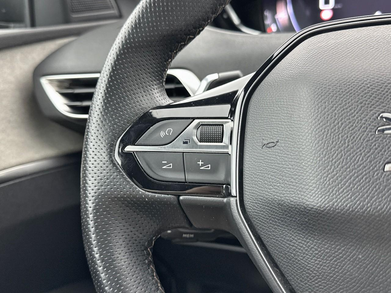 Peugeot 3008 puretech 130ch s&s eat8 gt — photo 17