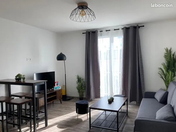 Colocation haut de gamme dans appartement 85 m2 meublé et rénovation récente (1 chambre libre)