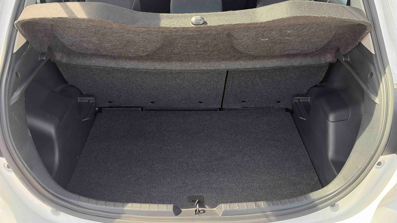 Toyota Yaris 110 VVT-i — photo 13