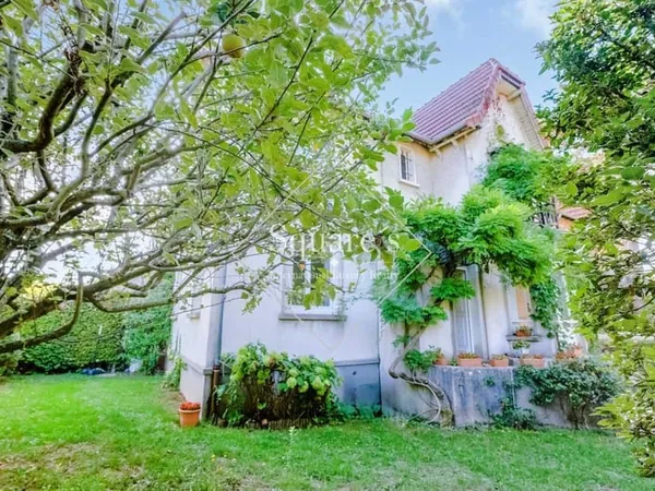 Maison Vente Vaucresson 8p 142m² 695000€