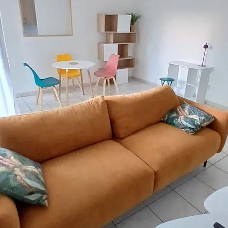 Location meublée - T2 de 48 m² en rez-de-jardin avec jardin privatif - Villefranche-sur-Saône
