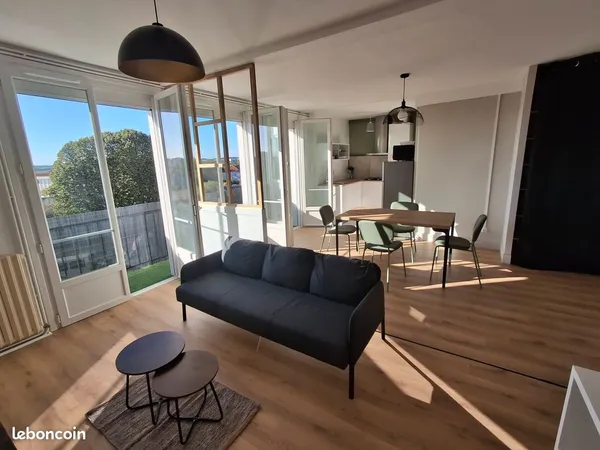 Appartement (T2) meublé et rénové avec une grande pièce de vie — 48 m² — Cholet