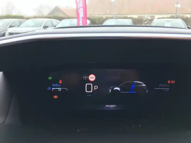 Peugeot 208 hybrid 145 e-dcs6 — photo 42