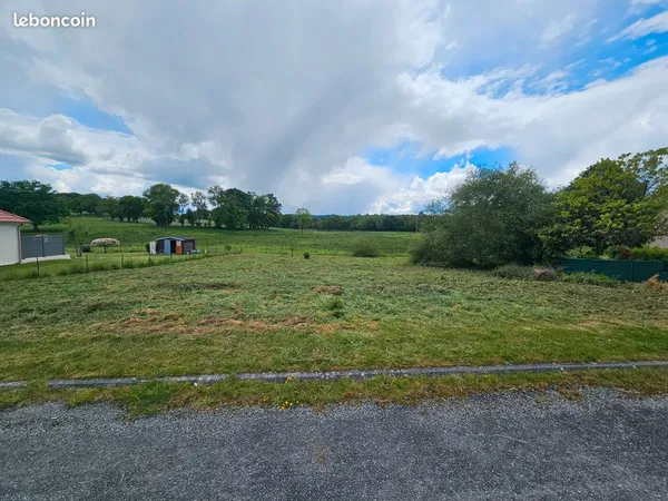 Terrain constructible & viabilisé 1 000 m² - Proche Guéret (9 990 )