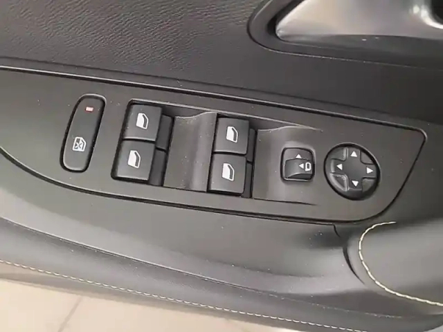 Peugeot 2008 puretech 130 s&amp;s eat8 — photo 25