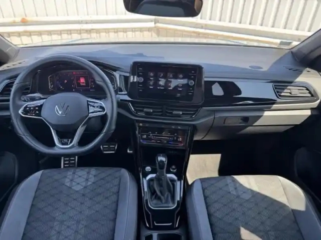 Volkswagen T-Roc 1.5 tsi evo 150ch r-line dsg7 — photo 16