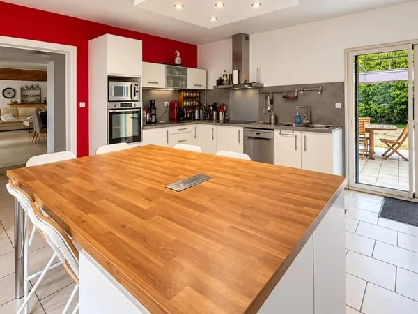 GRANDE MAISON FAMILIALE DE 5 CHAMBRES !