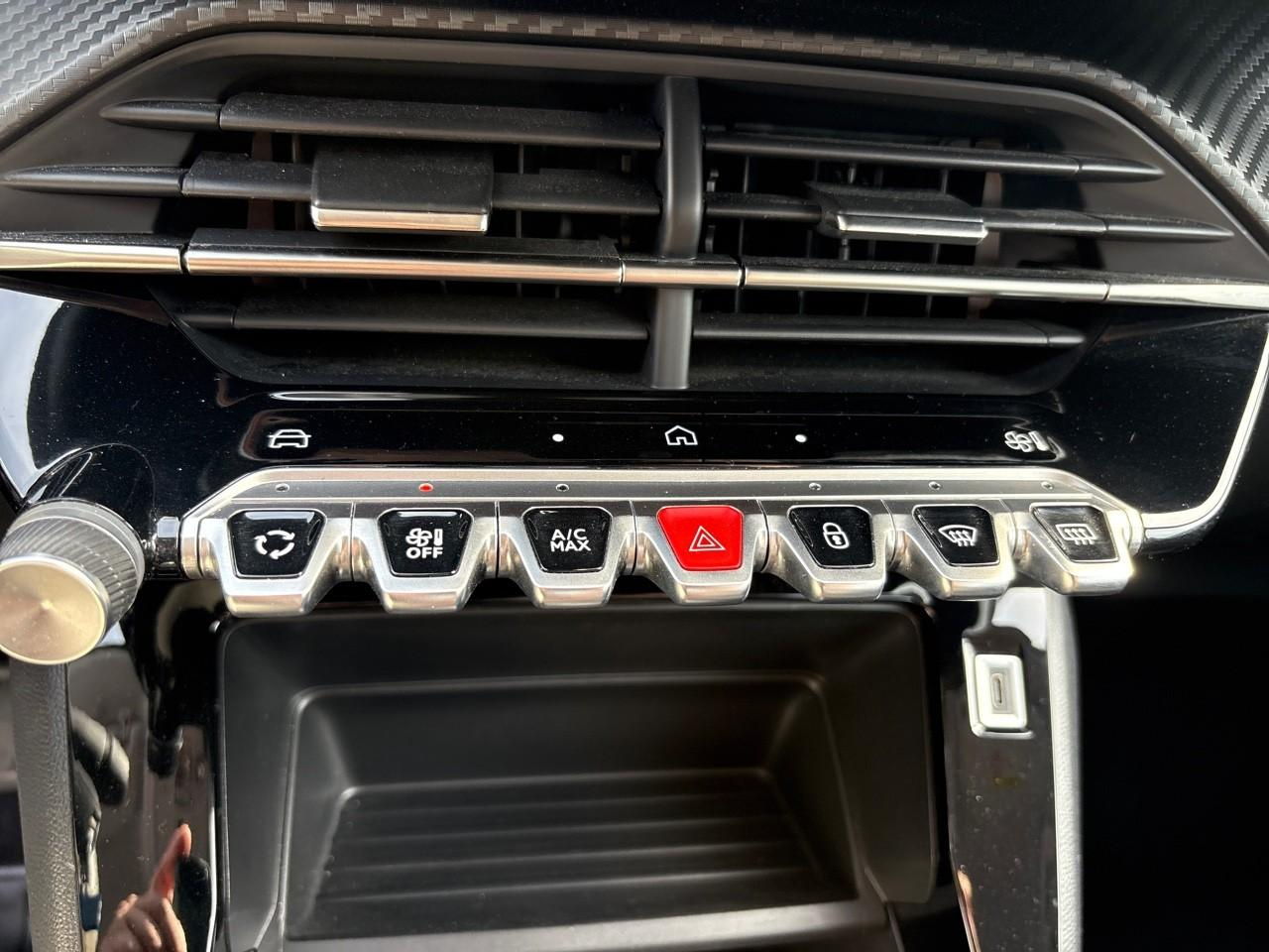 Peugeot 208 1.2 hybrid 110ch style e-dcs6 — photo 17