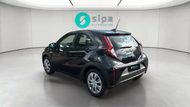 Toyota Aygo x 1.0 vvt-i 72 — photo 3