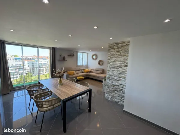 Appartement 4 pièces 84 m2 - Dernier étage