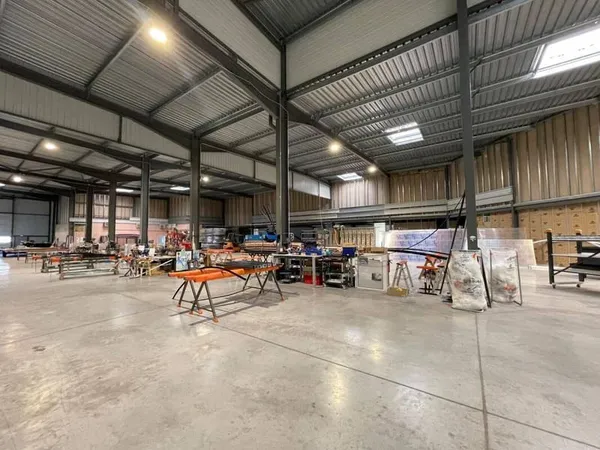 Local d'activité 2820 m²
