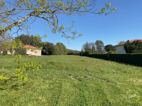 Terrain 2500 m²