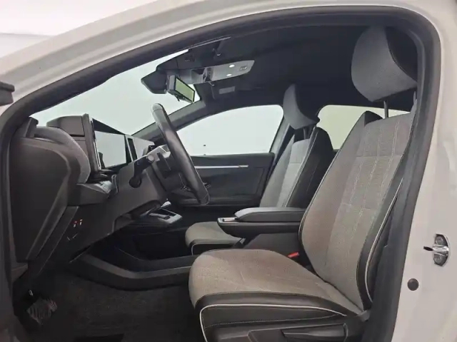 Renault Megane e-tech ev60 220 ch super charge — photo 24