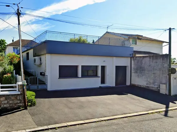 Immeuble Brive La Gaillarde 5 pièce(s) 237 m2 - Maison + local professionnel + garage