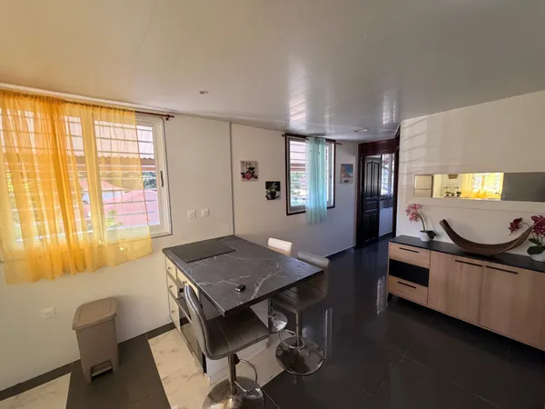 Ensemble immobilier en meublé de 48m2 sur Remire-Montjoly