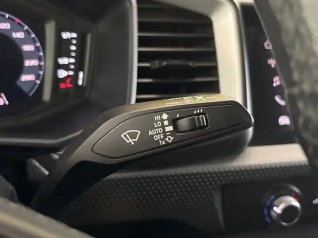 Audi A1 1.0 95 ch 25 tfsi advanced 2 c — photo 19