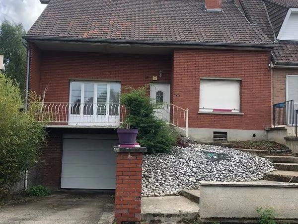Maison 110 m² rénovée intérieur 2026, 4 chambres, pièce de vie 38 m², jardin et terrasses, Douai