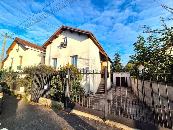 Maison 6 pièces 268 m²