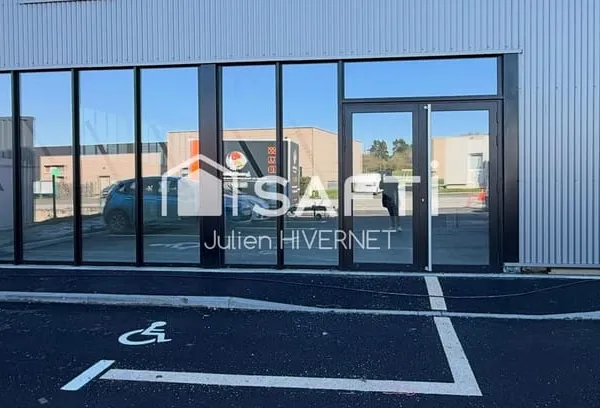 À LOUER - CELLULE COMMERCIALE NEUVE À AMÉNAGER - 214 m²