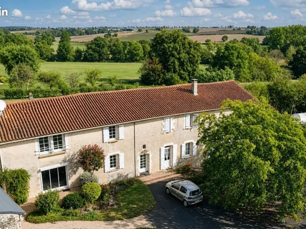 Maison 20 pièces 350 m²