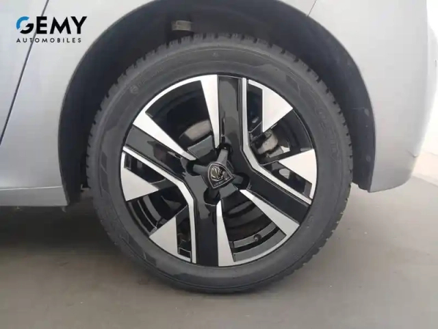 Peugeot 208 puretech 100 s&amp;s eat8 — photo 11