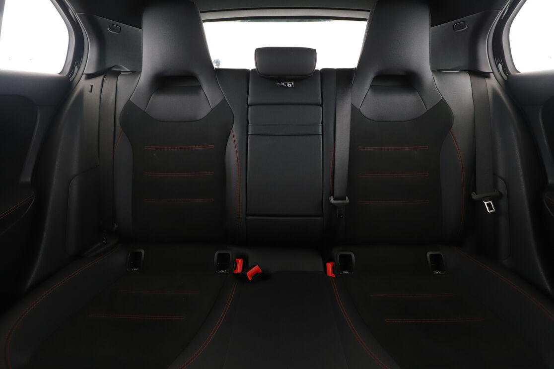 Mercedes-Benz Classe A 250 e AMG Line 8G-DCT — photo 14