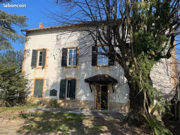 Maison 6 pièces 195 m²