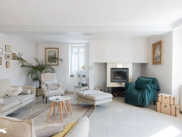 Maison 7 pièces 315 m²