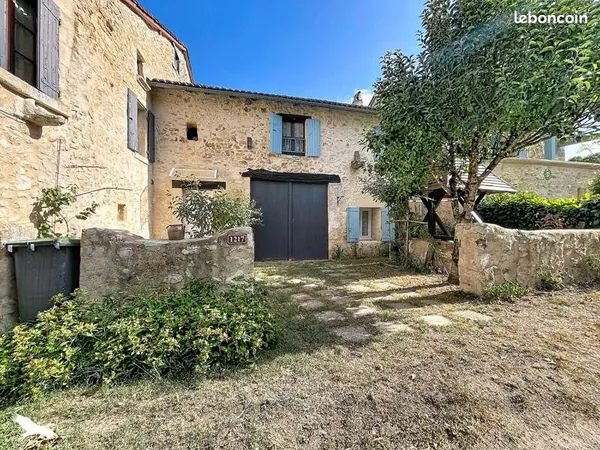 Maison 11 pièces 378 m²