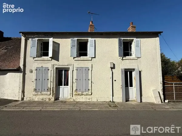 Maison de village avec jardin, dépendances et garage