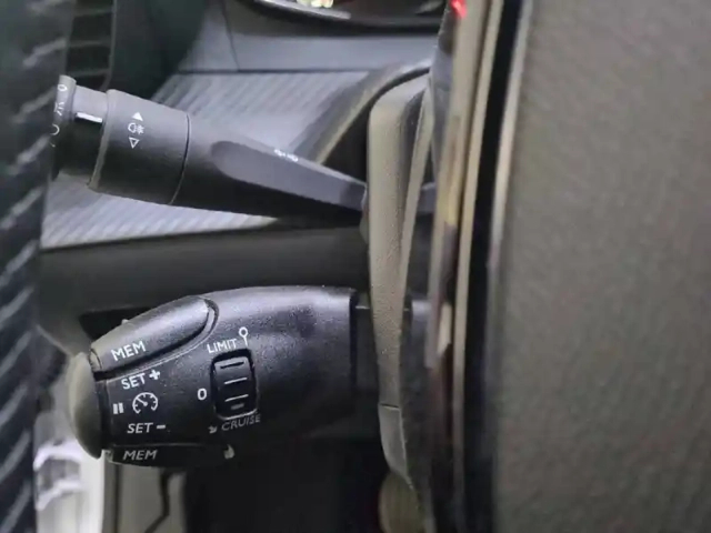 Peugeot 208 puretech 75 s&amp;s bvm5 — photo 27