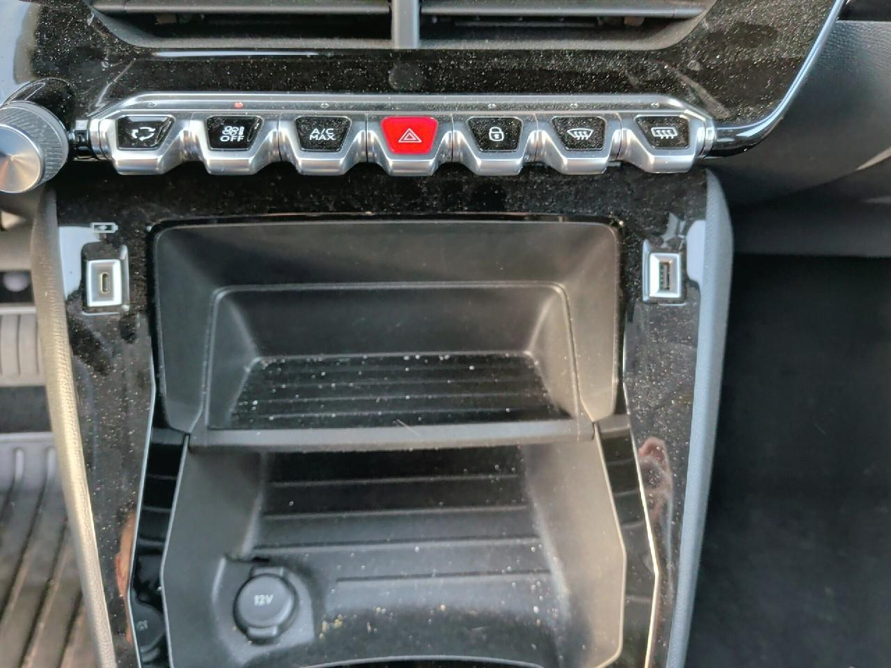 Peugeot 208 electrique 50 kwh 136ch style — photo 13
