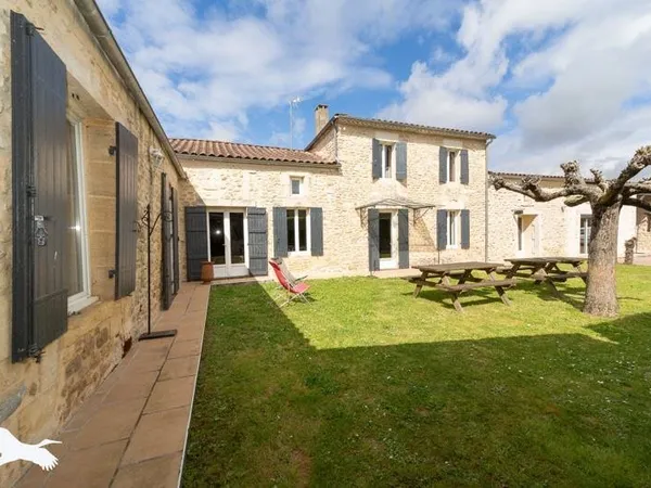 Maison 4 pièces 335 m²
