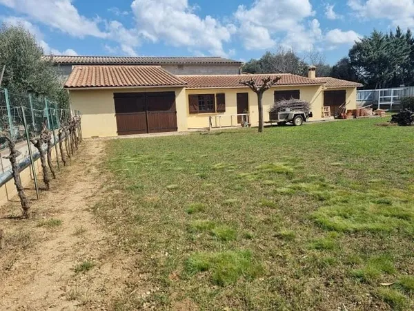 Terrain 550 m²