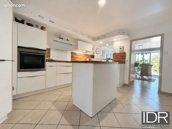 Maison 5 pièces 175 m²