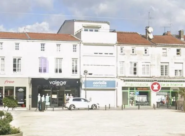 Local commercial 245 m²