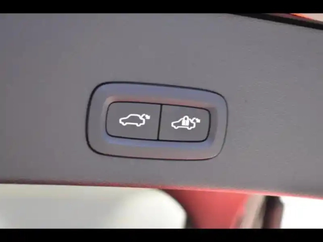 Volvo C40 recharge twin 408ch ultimate awd — photo 28