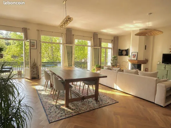 Appartement T5 de 128 m² - Place Villeboeuf, Bas Fauriel
