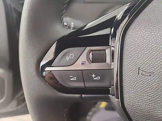 Peugeot 2008 100 s&amp;s bvm6 — photo 44