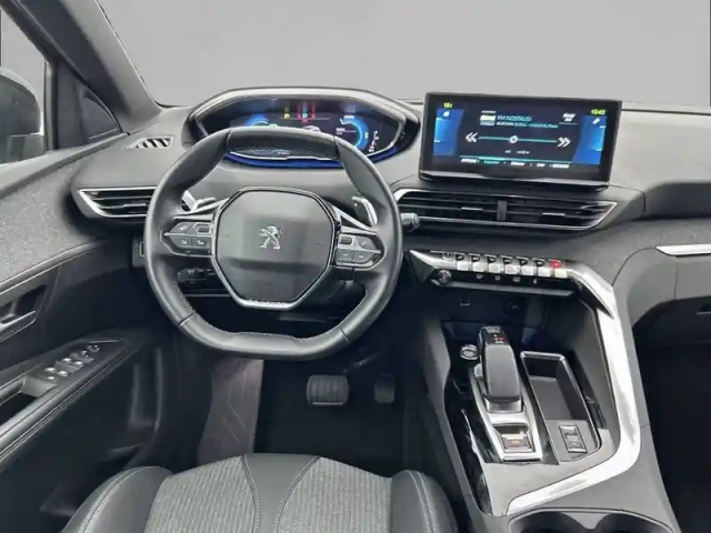 Peugeot 3008 hybrid 225 e-eat8 — photo 8