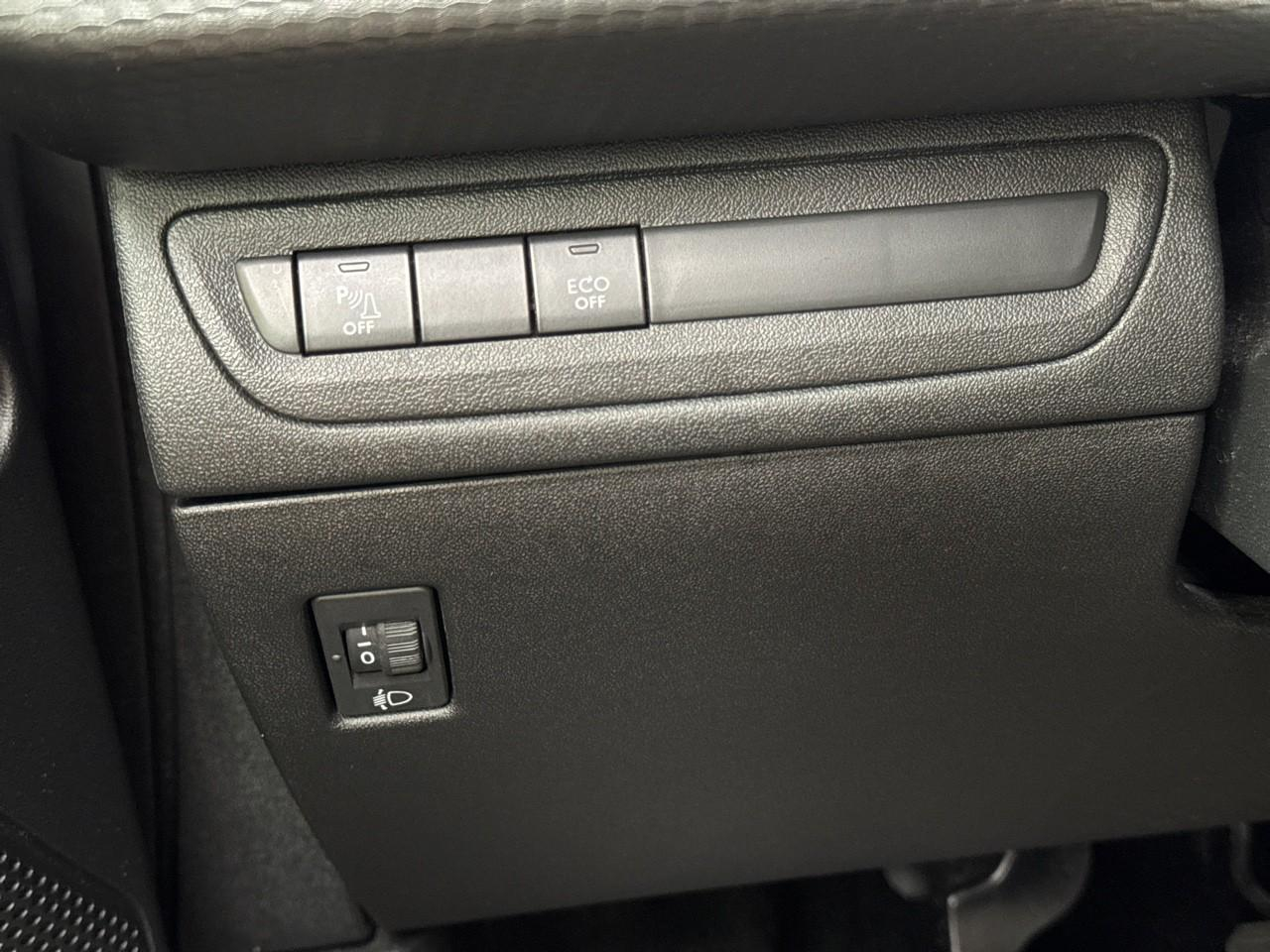 Peugeot 208 1.2 puretech 110ch e6.c allure s&s 5p — photo 15