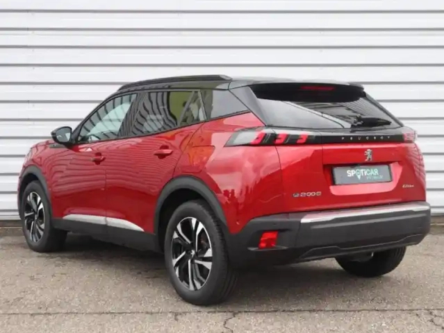 Peugeot 2008 e- 136ch gt line — photo 7