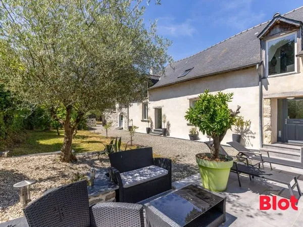 Villa 7 pièces 270 m²