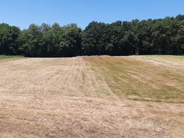 Jardin 6750 m2, non constructible, eau potable