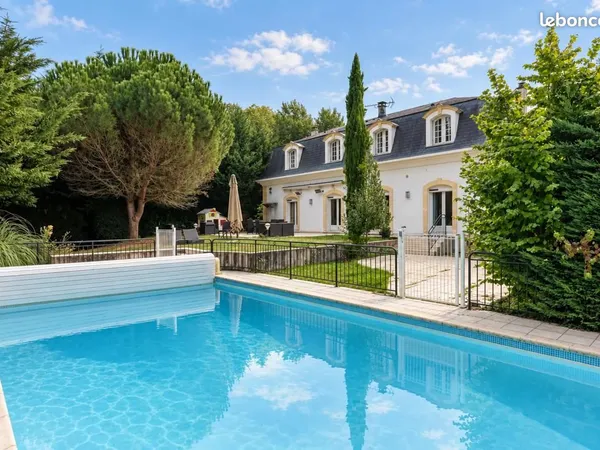 Propriété 10 pièces 320 m²
